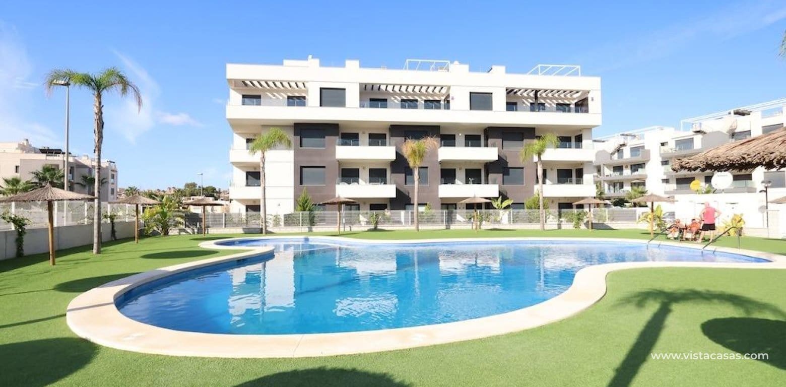 Apartamento de 2 habitaciones en Villamartin en venta - 270.000 € (Ref: 9331031)