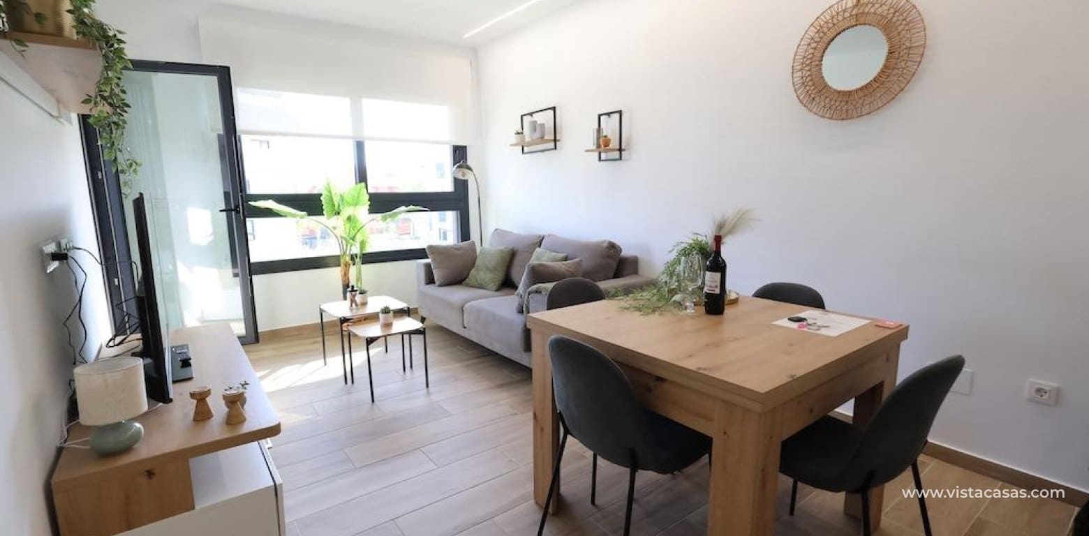 Apartamento de 2 habitaciones en Villamartin en venta - 270.000 € (Ref: 9331031)