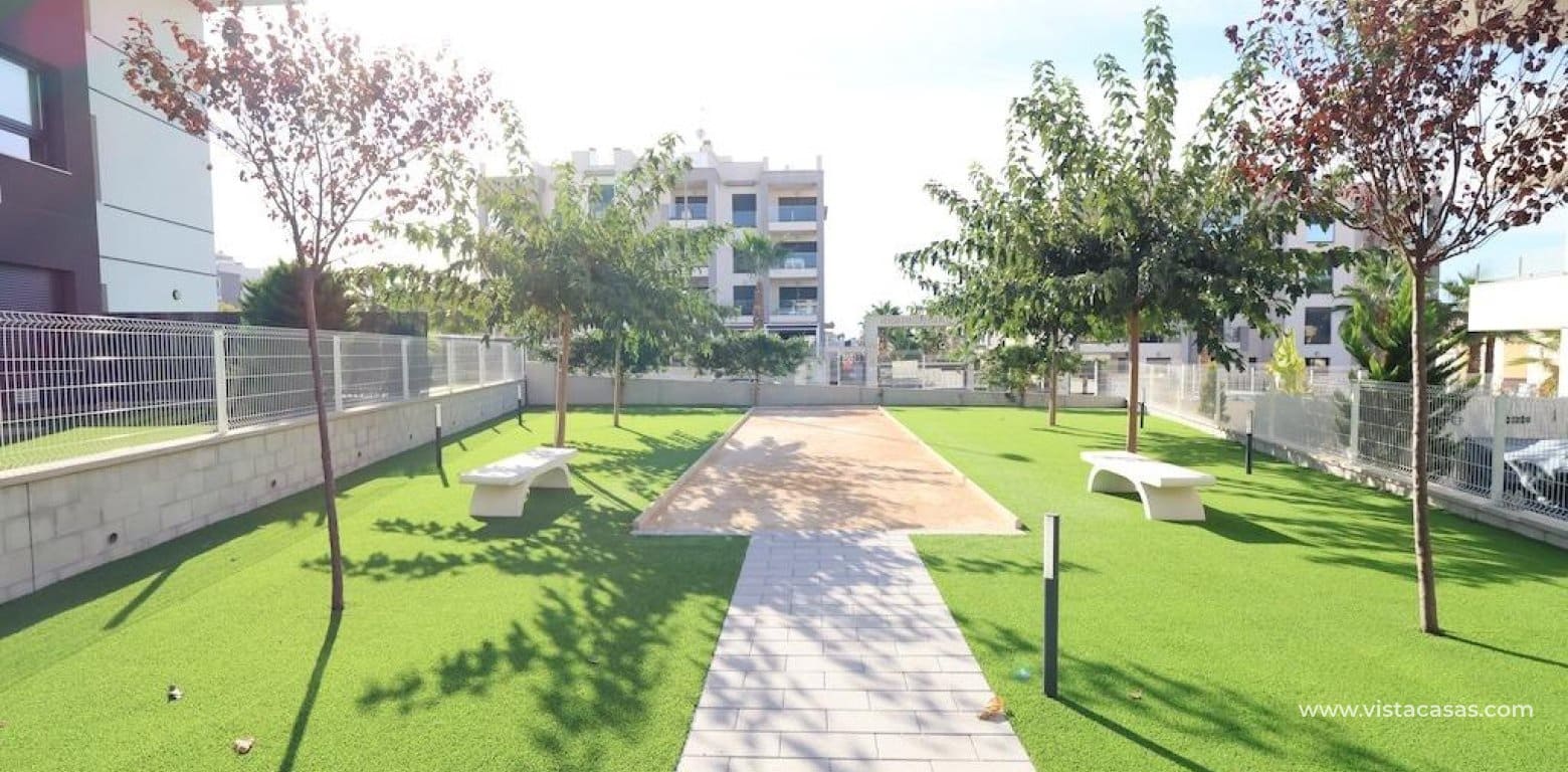 Apartamento de 2 habitaciones en Villamartin en venta - 270.000 € (Ref: 9331031)