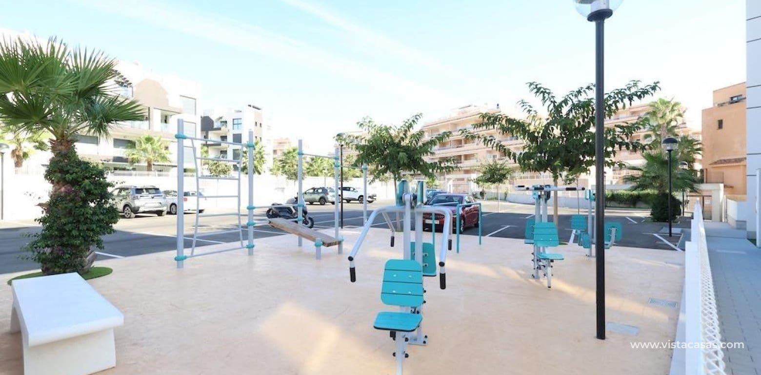 Apartamento de 2 habitaciones en Villamartin en venta - 270.000 € (Ref: 9331031)