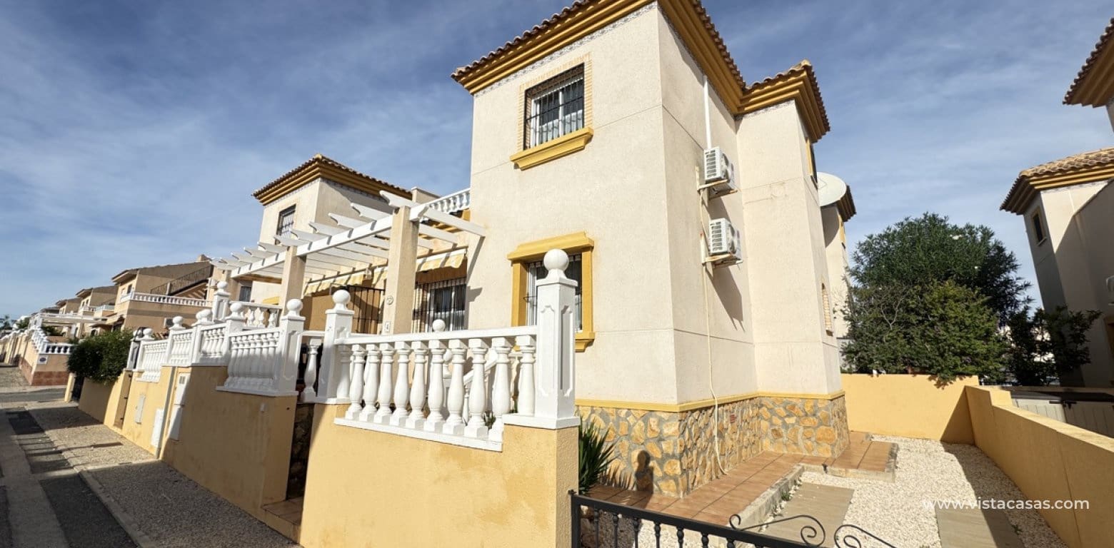3 bedroom Townhouse for sale in Villamartin - € 199,995 (Ref: 9343623)