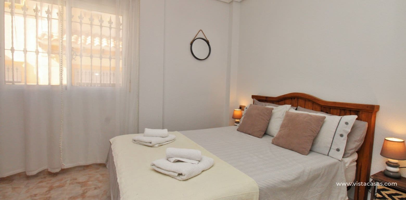 Chalet de 4 habitaciones en Playa Flamenca en venta con piscina - 379.000 € (Ref: 9353024)