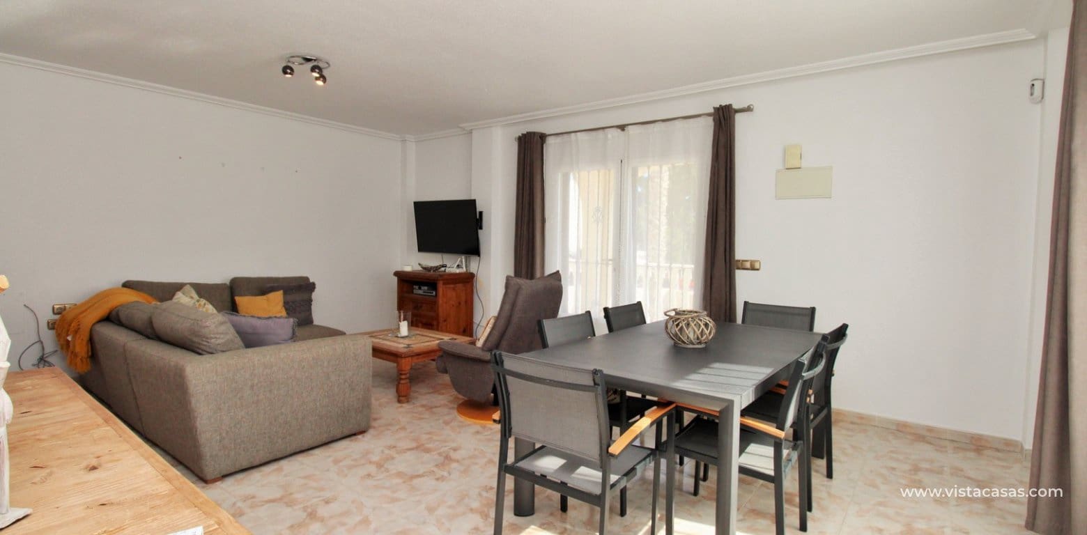 Chalet de 4 habitaciones en Playa Flamenca en venta con piscina - 379.000 € (Ref: 9353024)