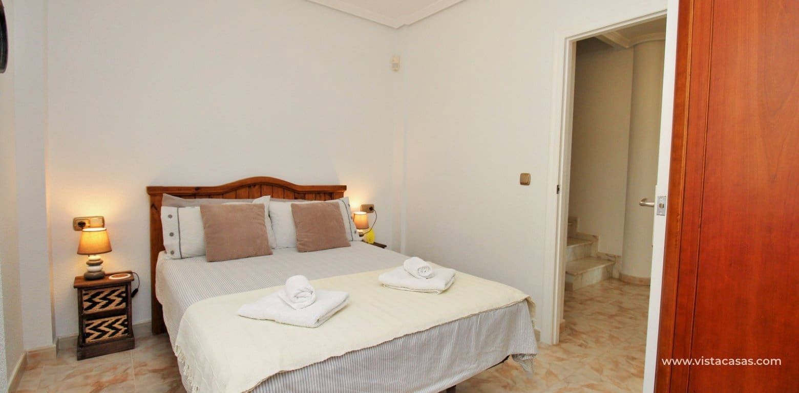 Chalet de 4 habitaciones en Playa Flamenca en venta con piscina - 379.000 € (Ref: 9353024)