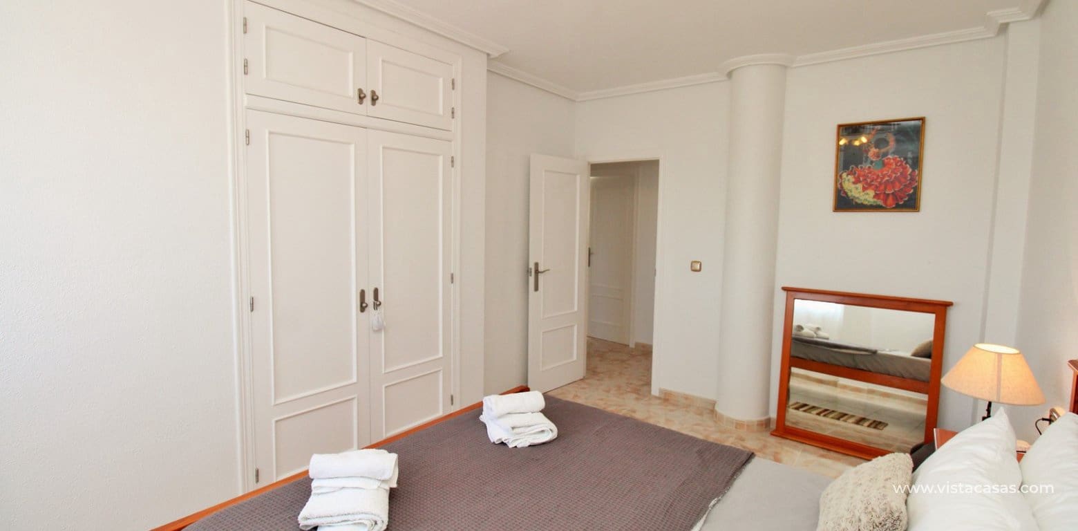 Chalet de 4 habitaciones en Playa Flamenca en venta con piscina - 379.000 € (Ref: 9353024)