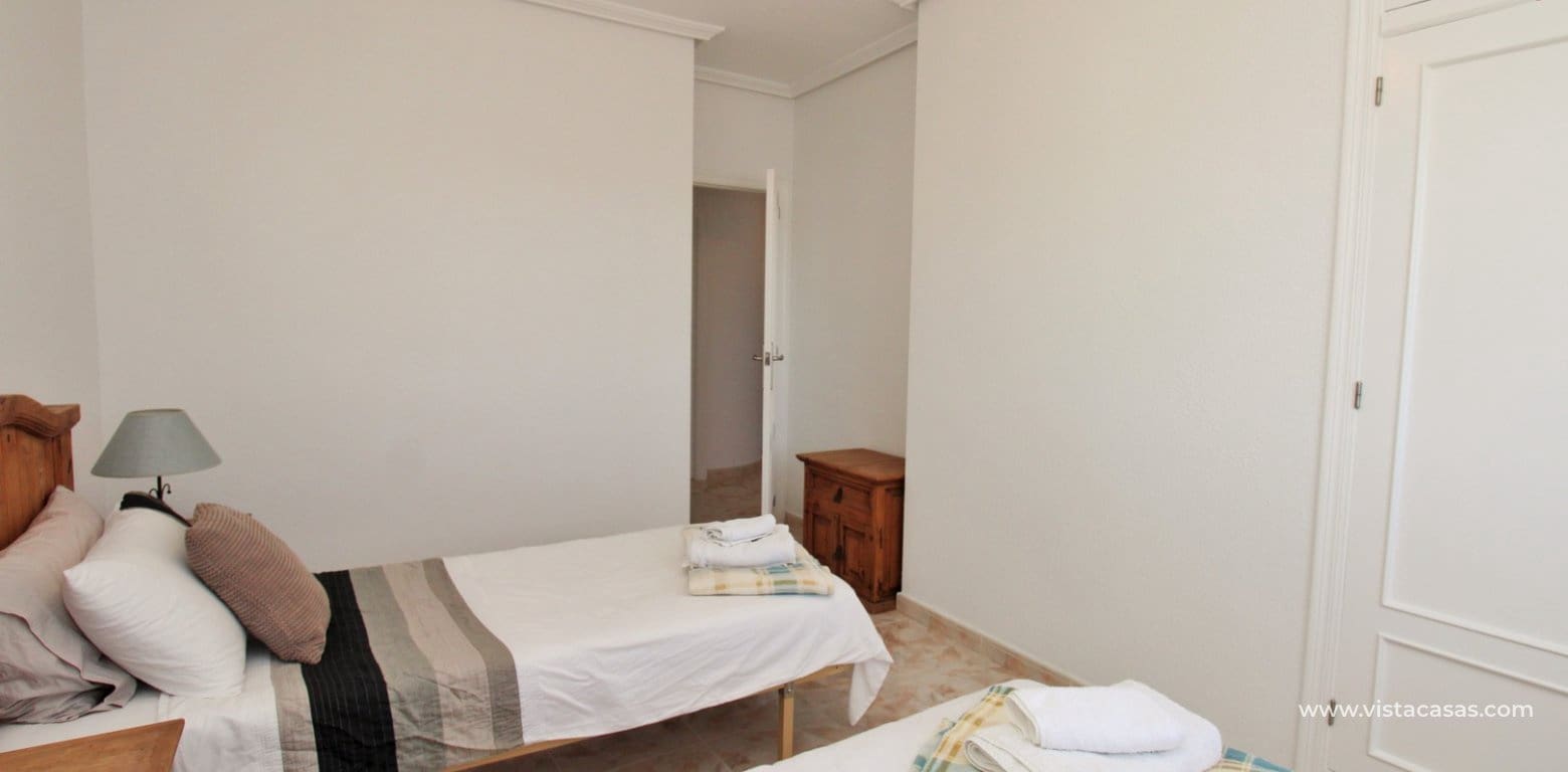 Chalet de 4 habitaciones en Playa Flamenca en venta con piscina - 379.000 € (Ref: 9353024)