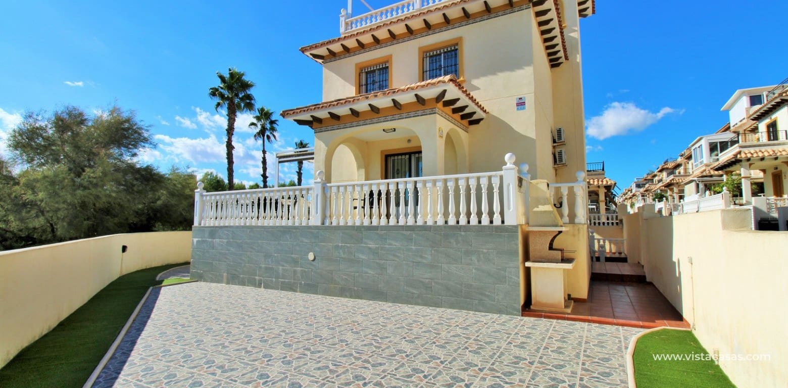 Chalet de 4 habitaciones en Playa Flamenca en venta con piscina - 379.000 € (Ref: 9353024)