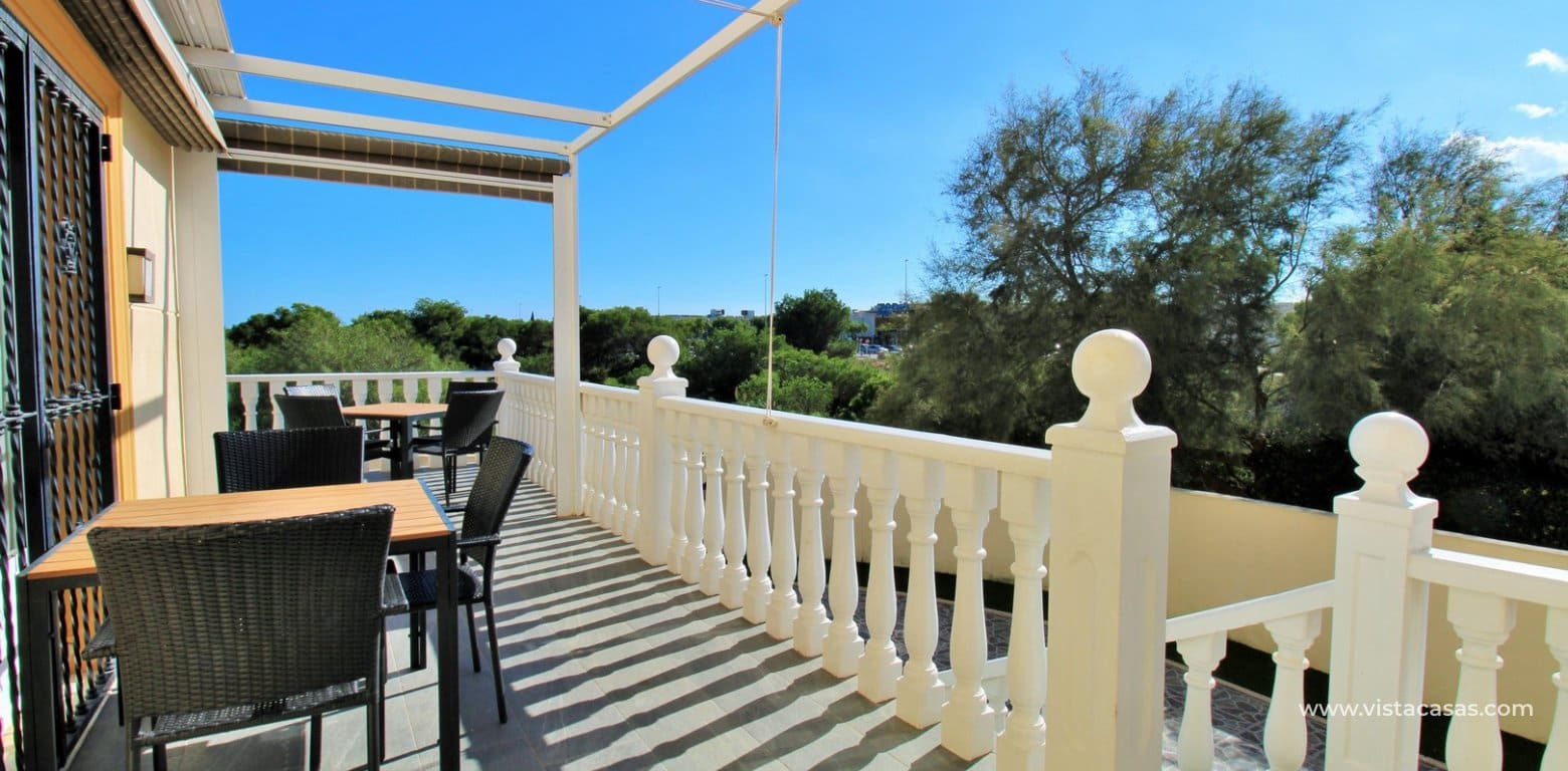 Chalet de 4 habitaciones en Playa Flamenca en venta con piscina - 379.000 € (Ref: 9353024)