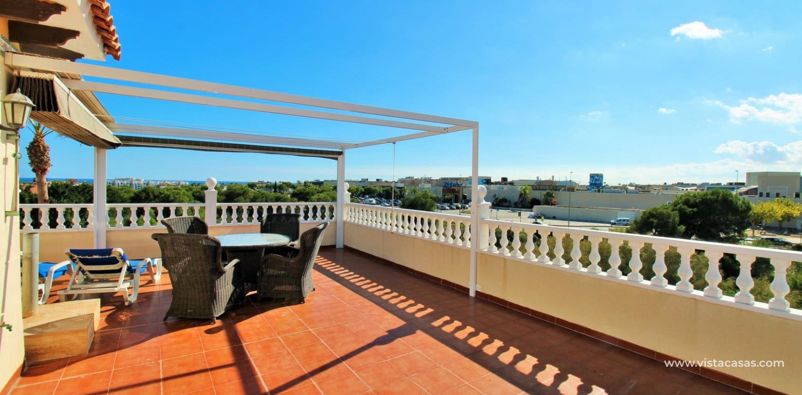 Chalet de 4 habitaciones en Playa Flamenca en venta con piscina - 379.000 € (Ref: 9353024)