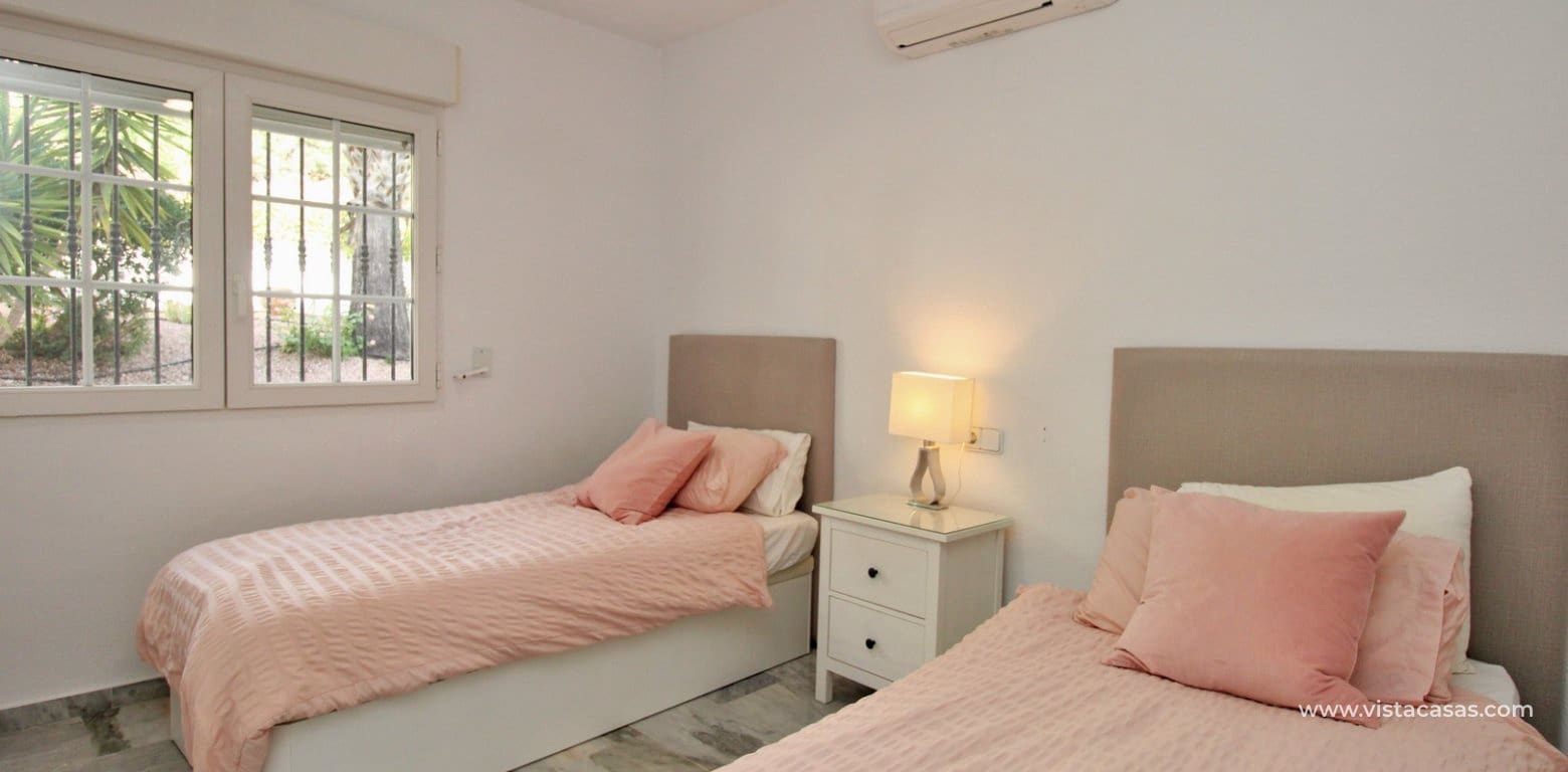 Chalet de 3 habitaciones en Las Ramblas Golf en venta con piscina - 499.000 € (Ref: 9363025)