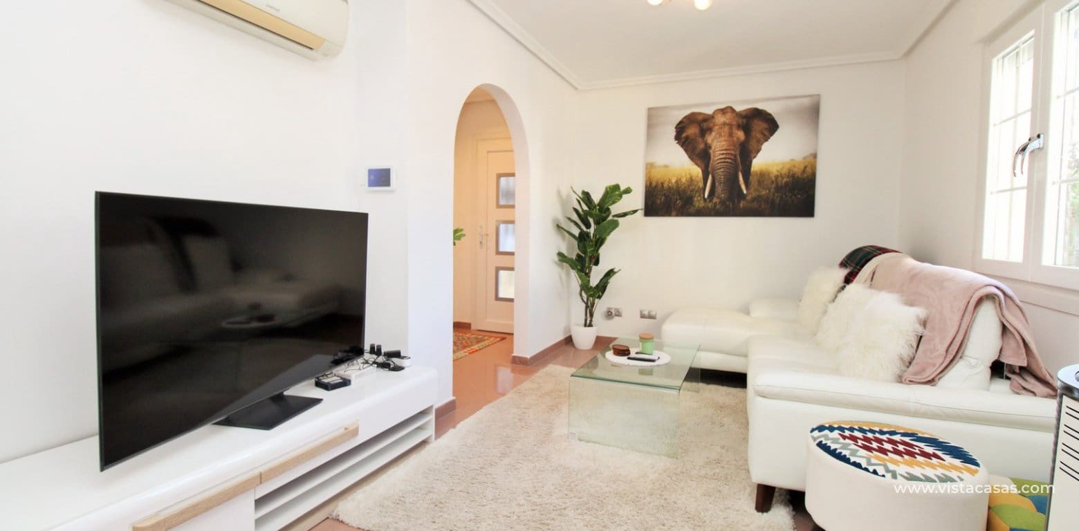 3 bedroom Villa for sale in Villamartin with pool - € 375,000 (Ref: 9373991)