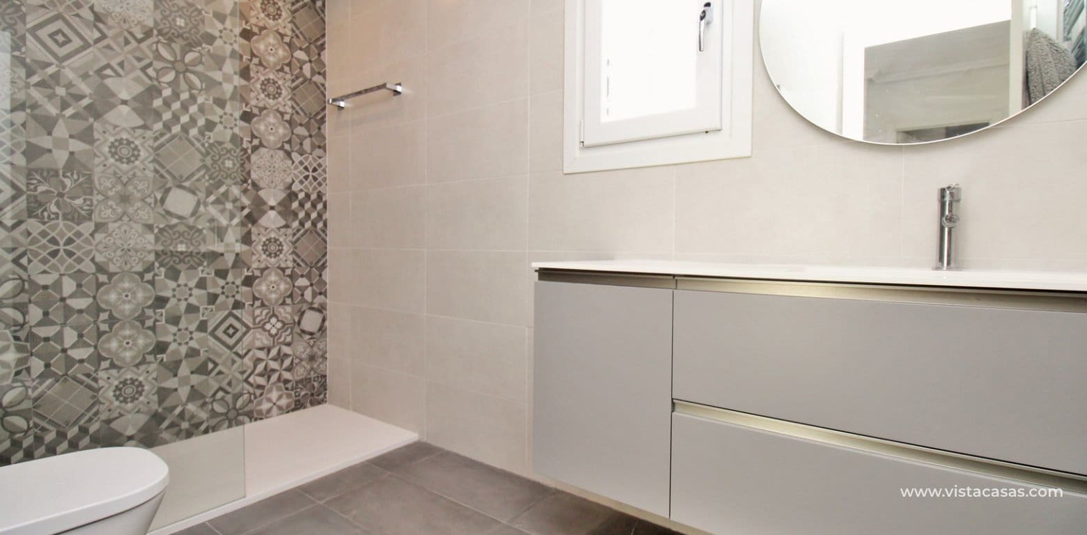 3 bedroom Villa for sale in Villamartin with pool - € 375,000 (Ref: 9373991)