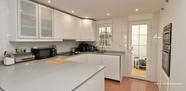 3 bedroom Villa for sale in Villamartin, Orihuela with pool - € 375,000 (Ref: 9373991)