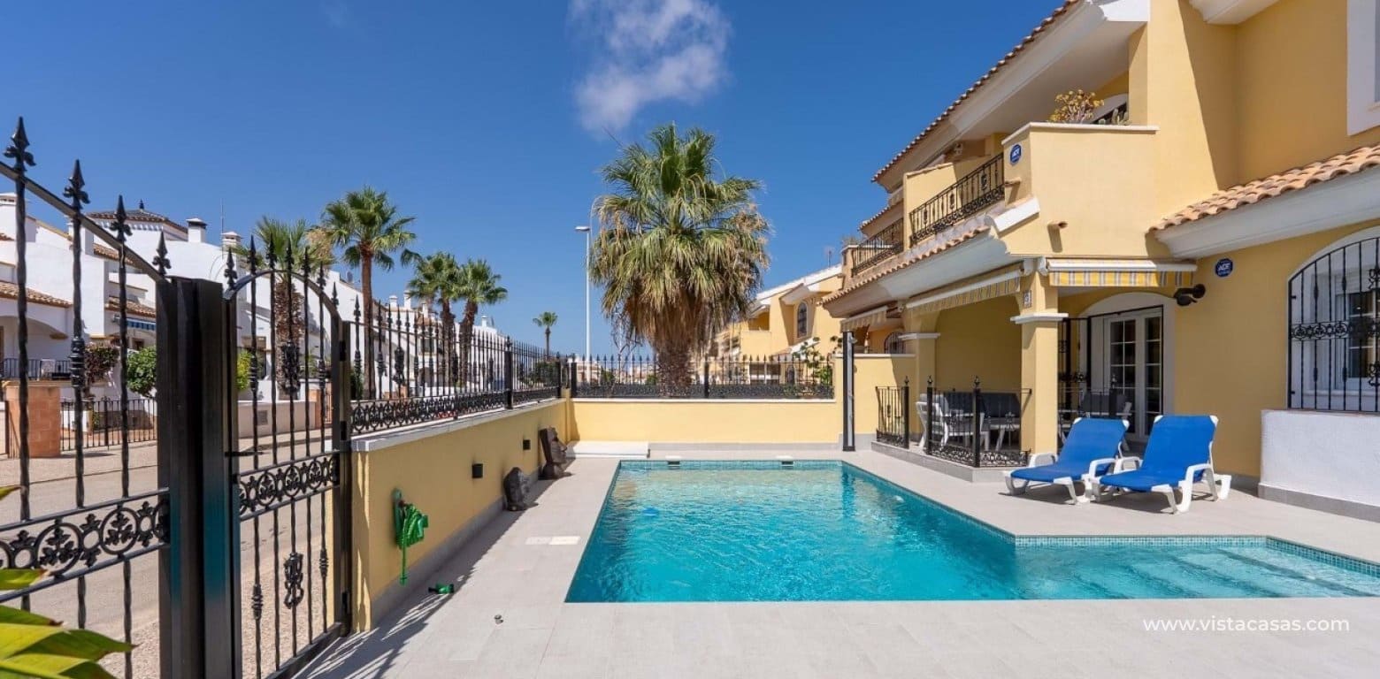 3 bedroom Villa for sale in Villamartin with pool - € 375,000 (Ref: 9373991)