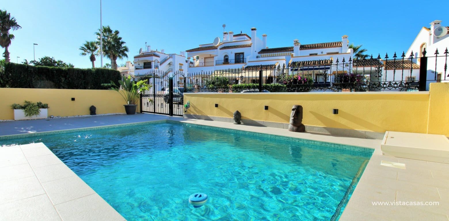 3 bedroom Villa for sale in Villamartin with pool - € 375,000 (Ref: 9373991)