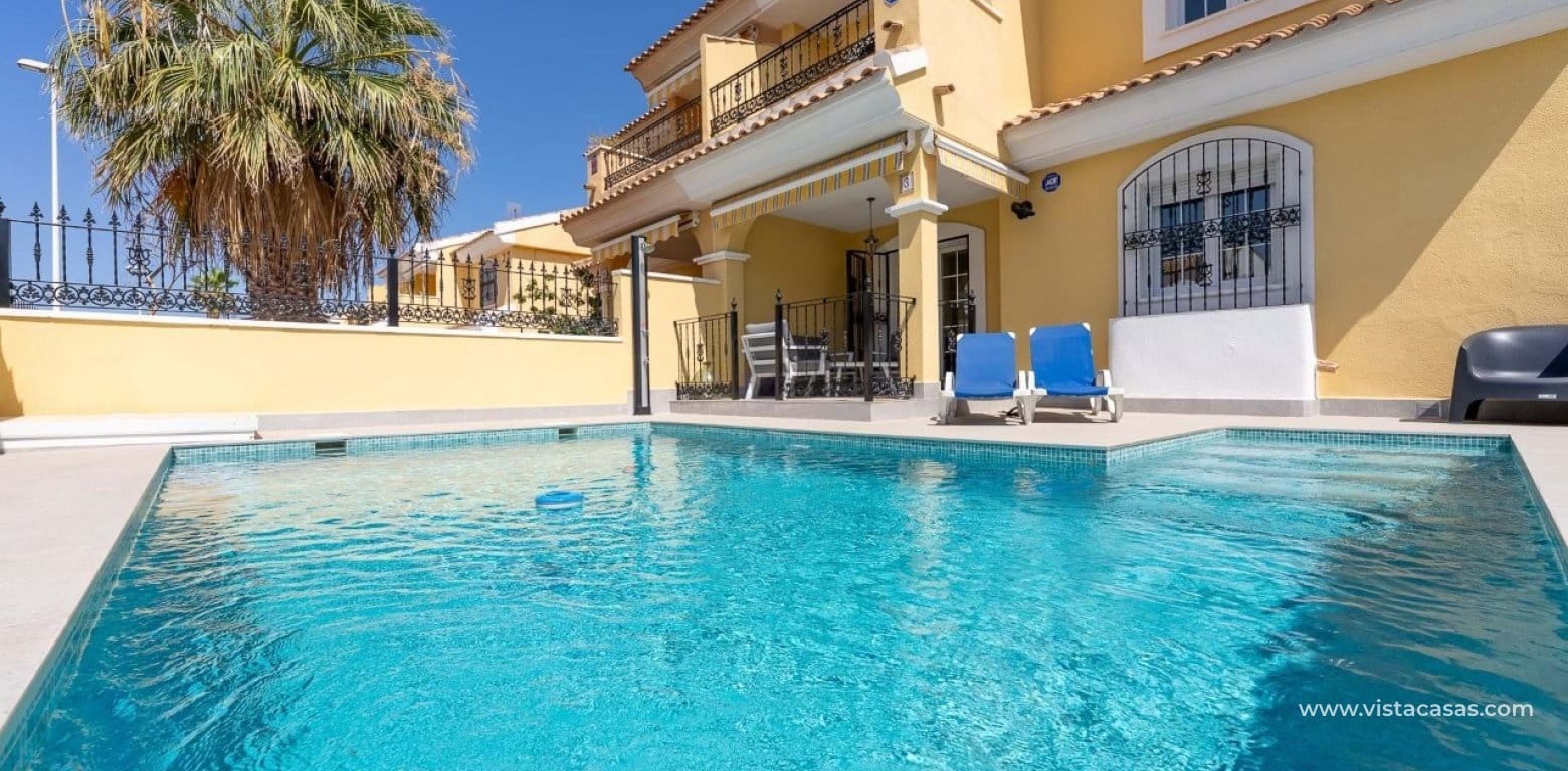 3 bedroom Villa for sale in Villamartin with pool - € 375,000 (Ref: 9373991)