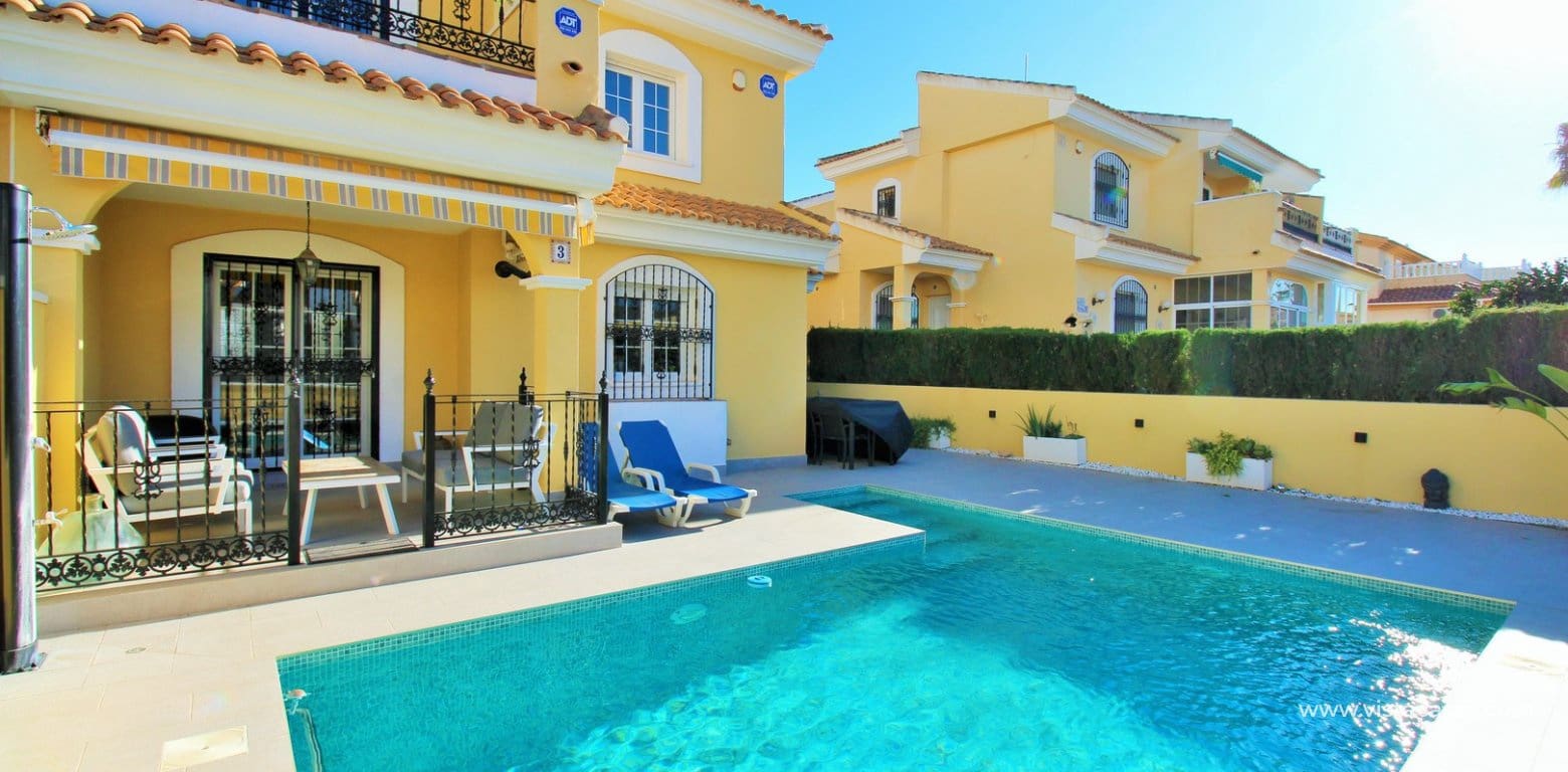 3 bedroom Villa for sale in Villamartin with pool - € 375,000 (Ref: 9373991)