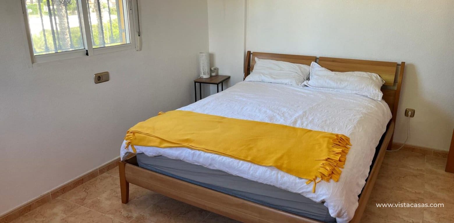 Chalet de 3 habitaciones en Playa Flamenca en venta - 385.000 € (Ref: 9377971)