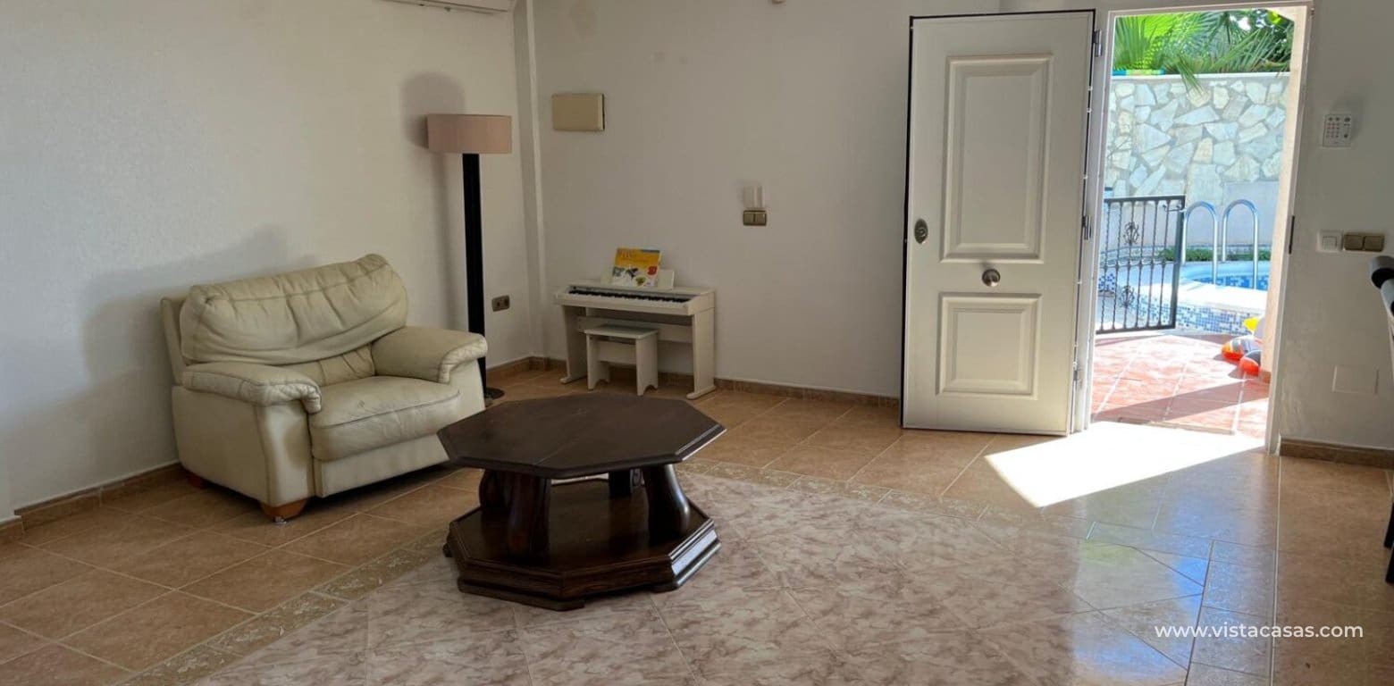 Chalet de 3 habitaciones en Playa Flamenca en venta - 385.000 € (Ref: 9377971)