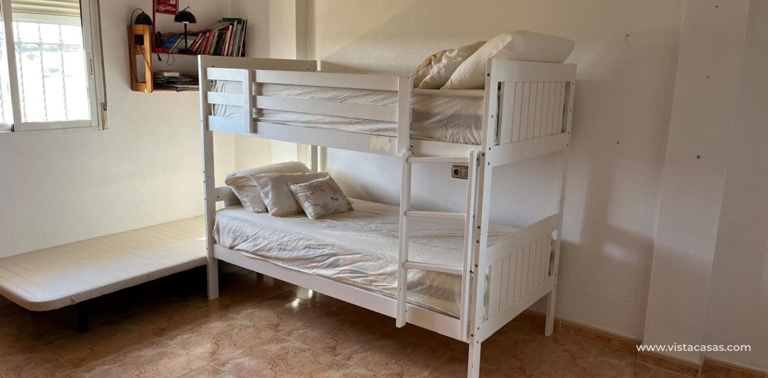 Chalet de 3 habitaciones en Playa Flamenca en venta - 385.000 € (Ref: 9377971)