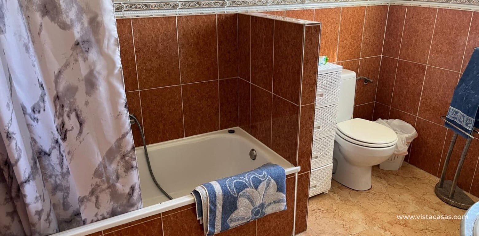 Chalet de 3 habitaciones en Playa Flamenca en venta - 385.000 € (Ref: 9377971)