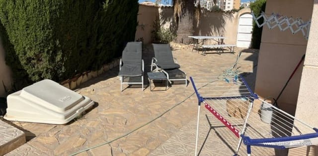 Chalet de 3 habitaciones en Playa Flamenca, Orihuela en venta - 385.000 € (Ref: 9377971)