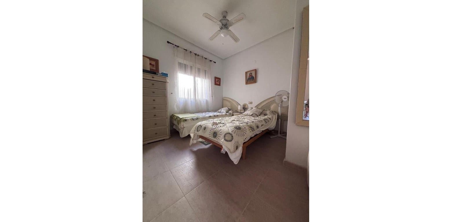 2 quarto Casa em Banda para venda em Villamartin - 164 950 € (Ref: 9383220)