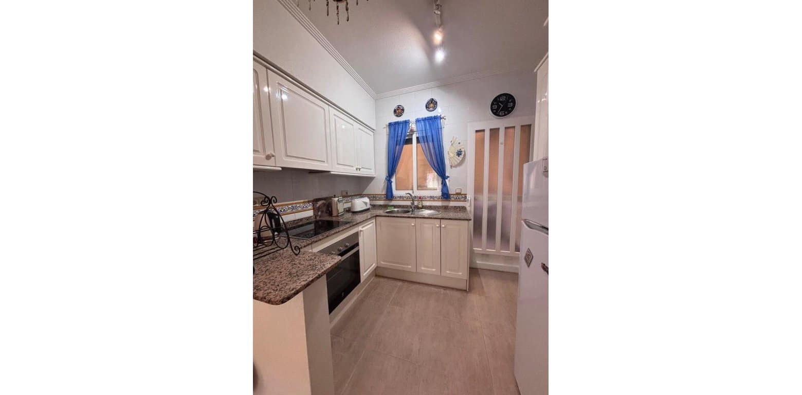 2 quarto Casa em Banda para venda em Villamartin - 164 950 € (Ref: 9383220)