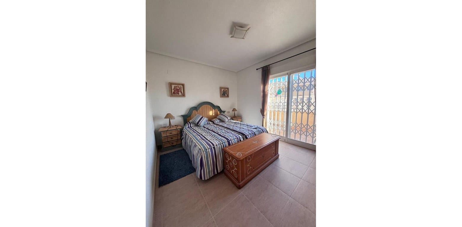 2 quarto Casa em Banda para venda em Villamartin - 164 950 € (Ref: 9383220)