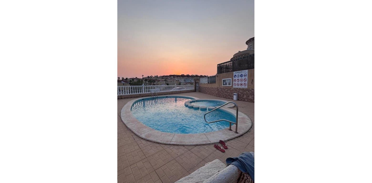 2 quarto Casa em Banda para venda em Villamartin - 164 950 € (Ref: 9383220)