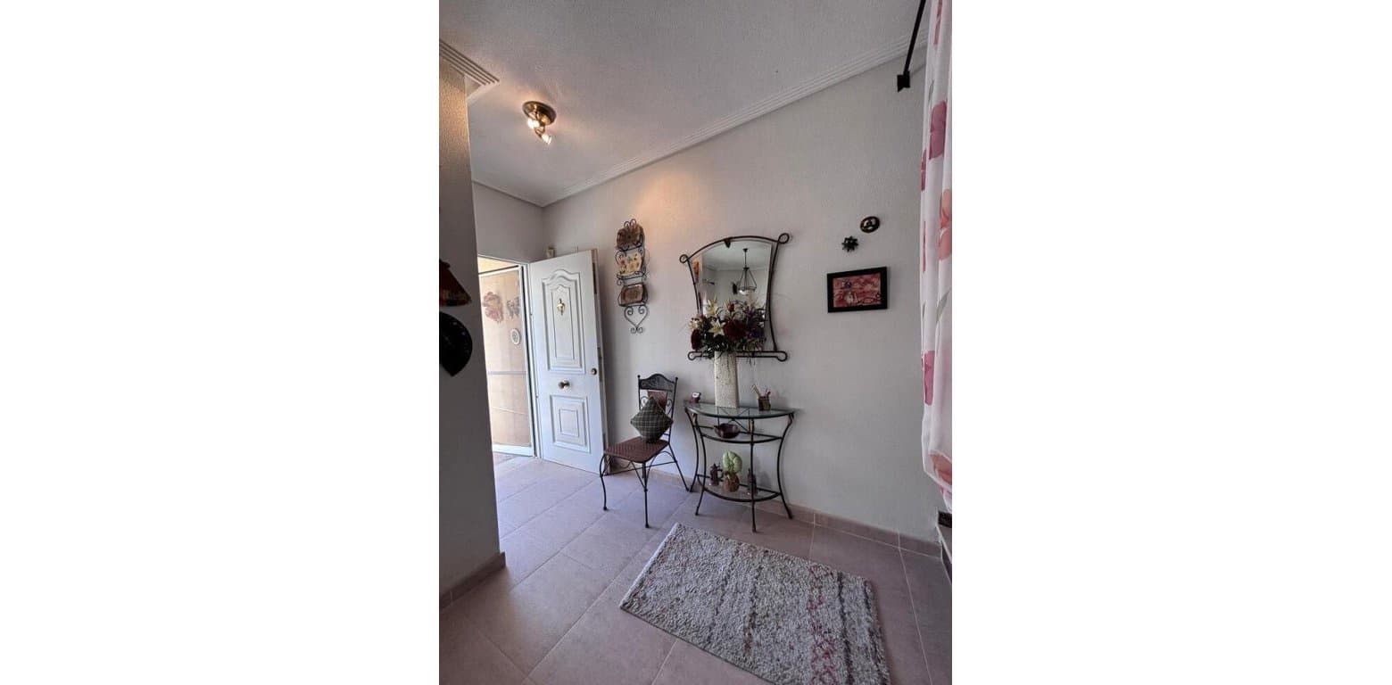 2 quarto Casa em Banda para venda em Villamartin - 164 950 € (Ref: 9383220)