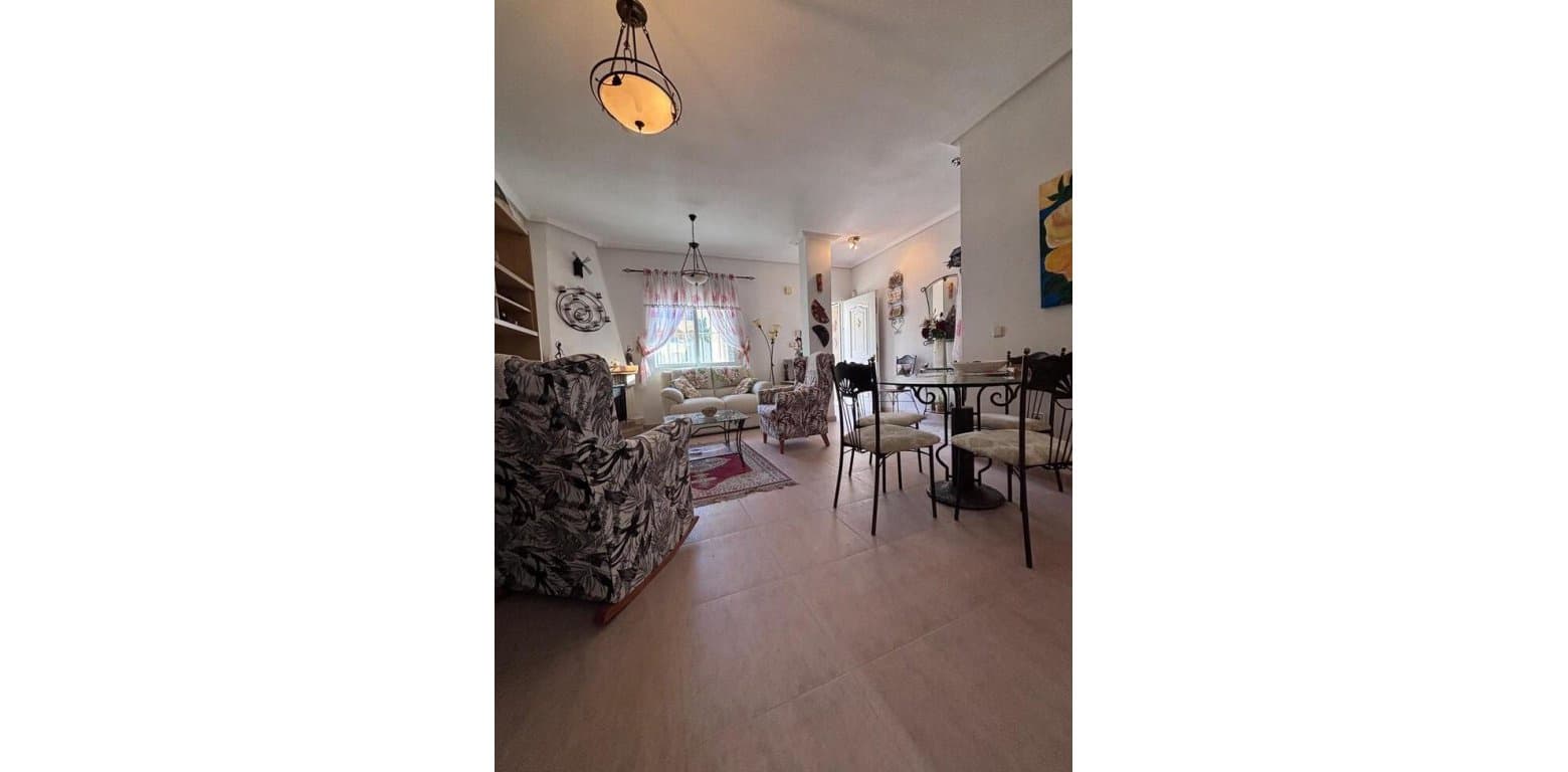 2 quarto Casa em Banda para venda em Villamartin - 164 950 € (Ref: 9383220)