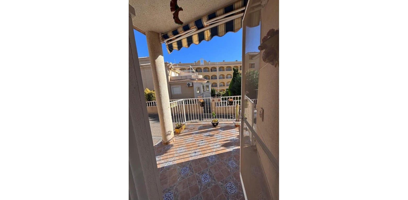 2 quarto Casa em Banda para venda em Villamartin - 164 950 € (Ref: 9383220)