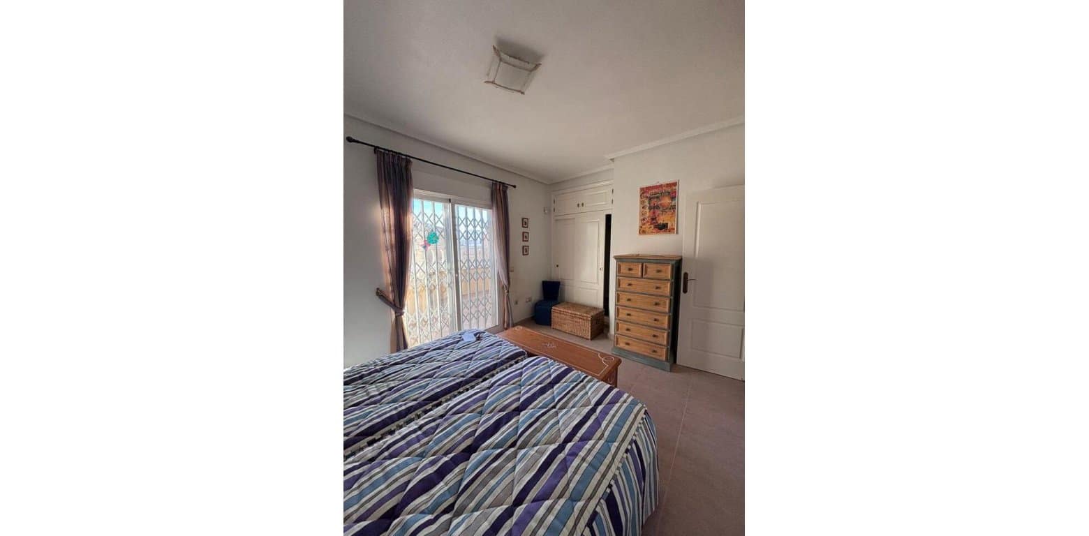 2 quarto Casa em Banda para venda em Villamartin - 164 950 € (Ref: 9383220)