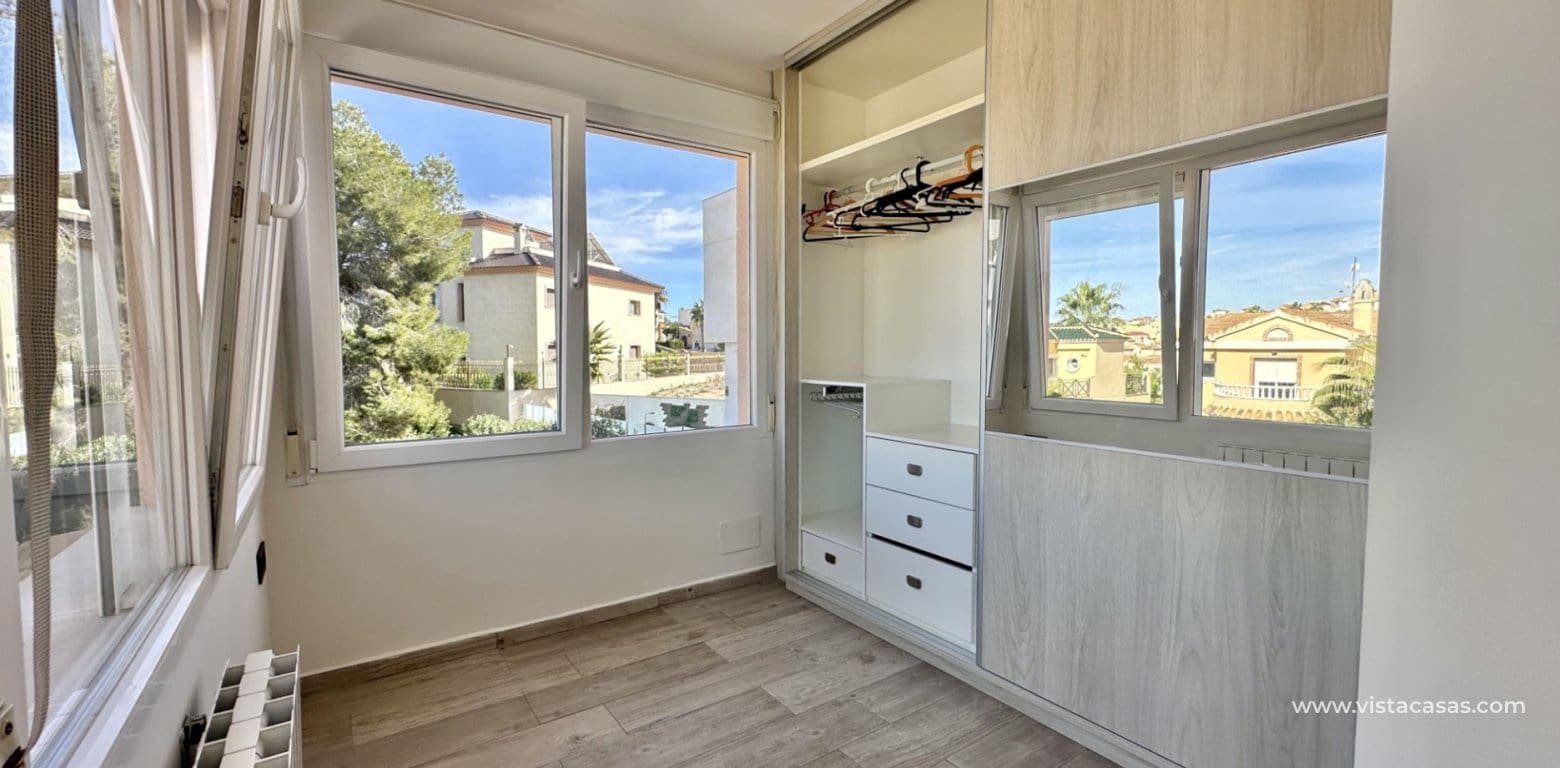 4 Zimmer Villa zu verkaufen in Villamartin - 285.000 € (Ref: 9385974)