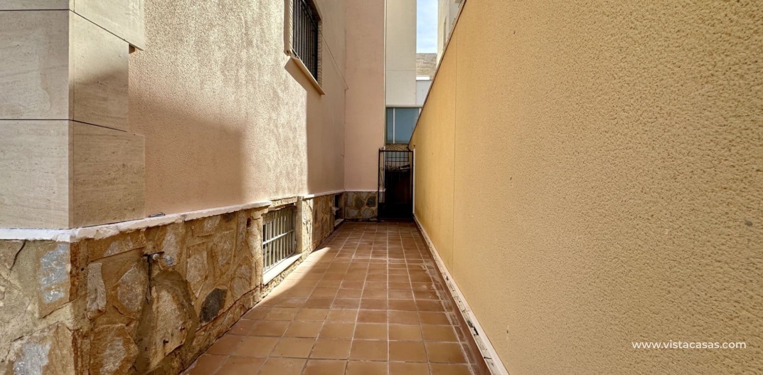 4 Zimmer Villa zu verkaufen in Villamartin - 285.000 € (Ref: 9385974)