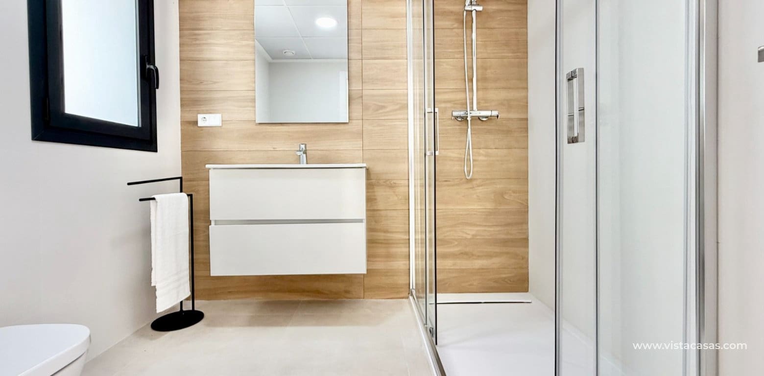 3 soveværelse Byhus til salg i Cox - € 255.000 (Ref: 9385981)