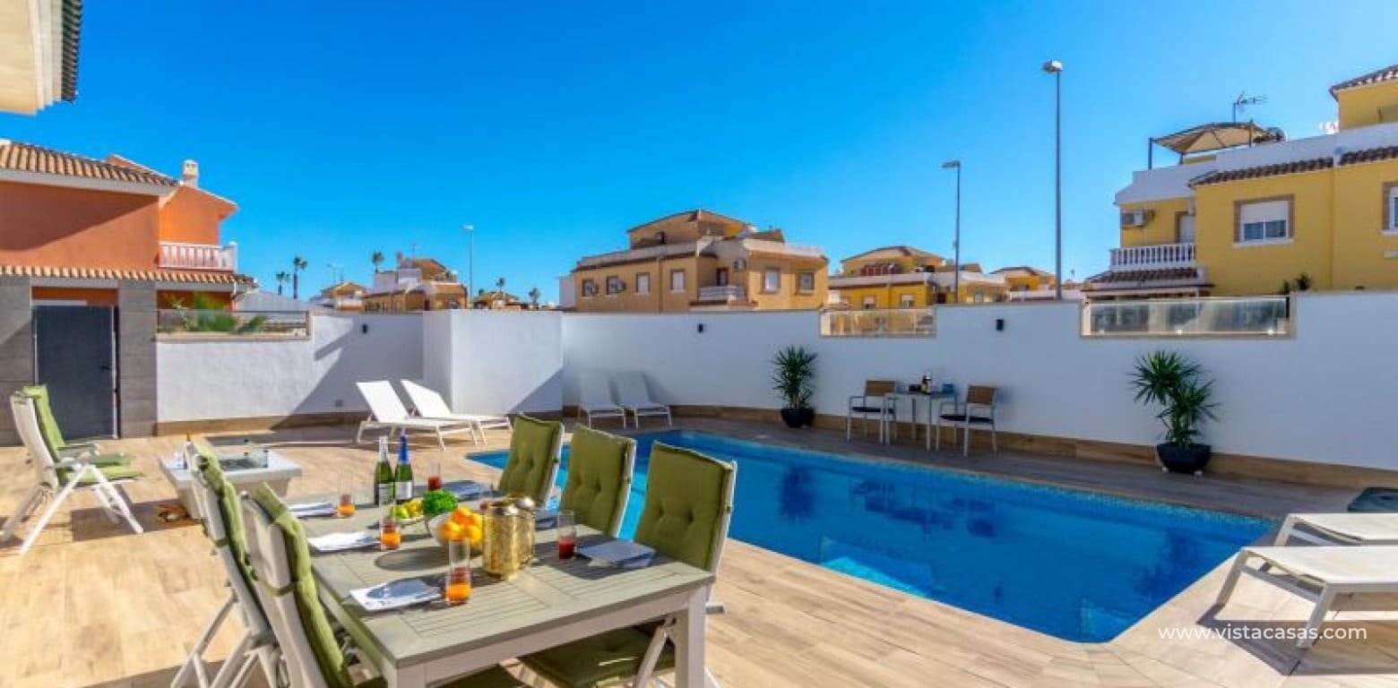 Chalet de 3 habitaciones en Ciudad Quesada en venta - 495.000 € (Ref: 9398779)