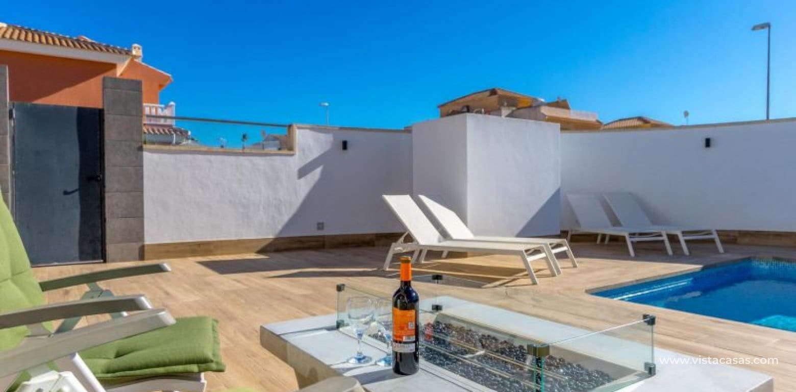 Chalet de 3 habitaciones en Ciudad Quesada en venta - 495.000 € (Ref: 9398779)