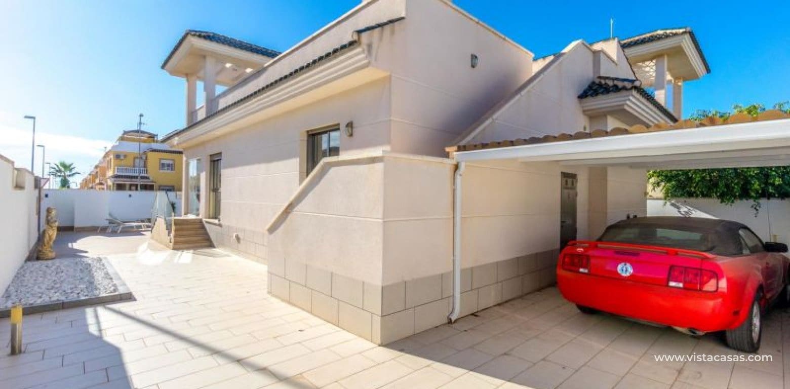 Chalet de 3 habitaciones en Ciudad Quesada en venta - 495.000 € (Ref: 9398779)