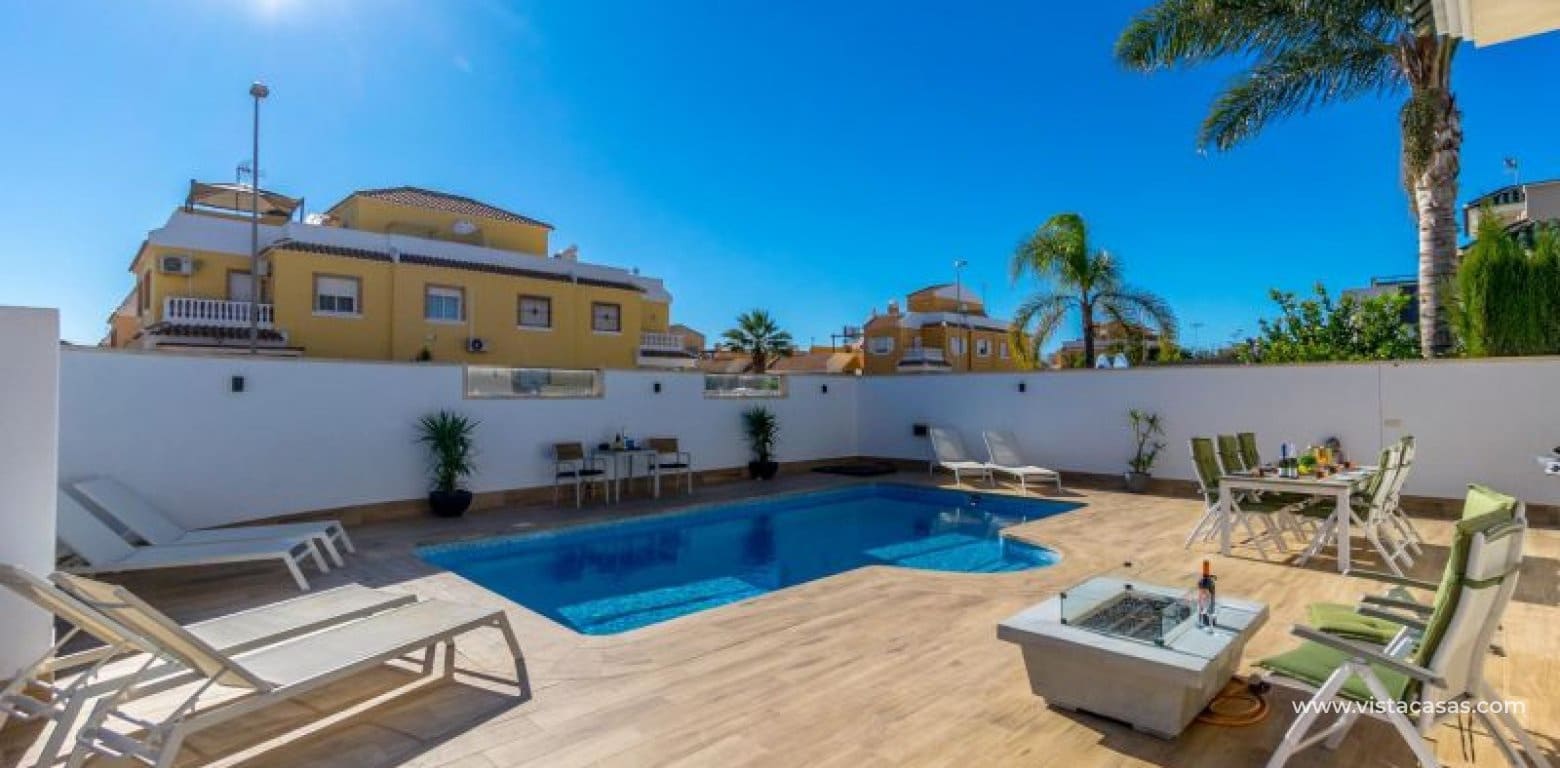 Chalet de 3 habitaciones en Ciudad Quesada en venta - 495.000 € (Ref: 9398779)