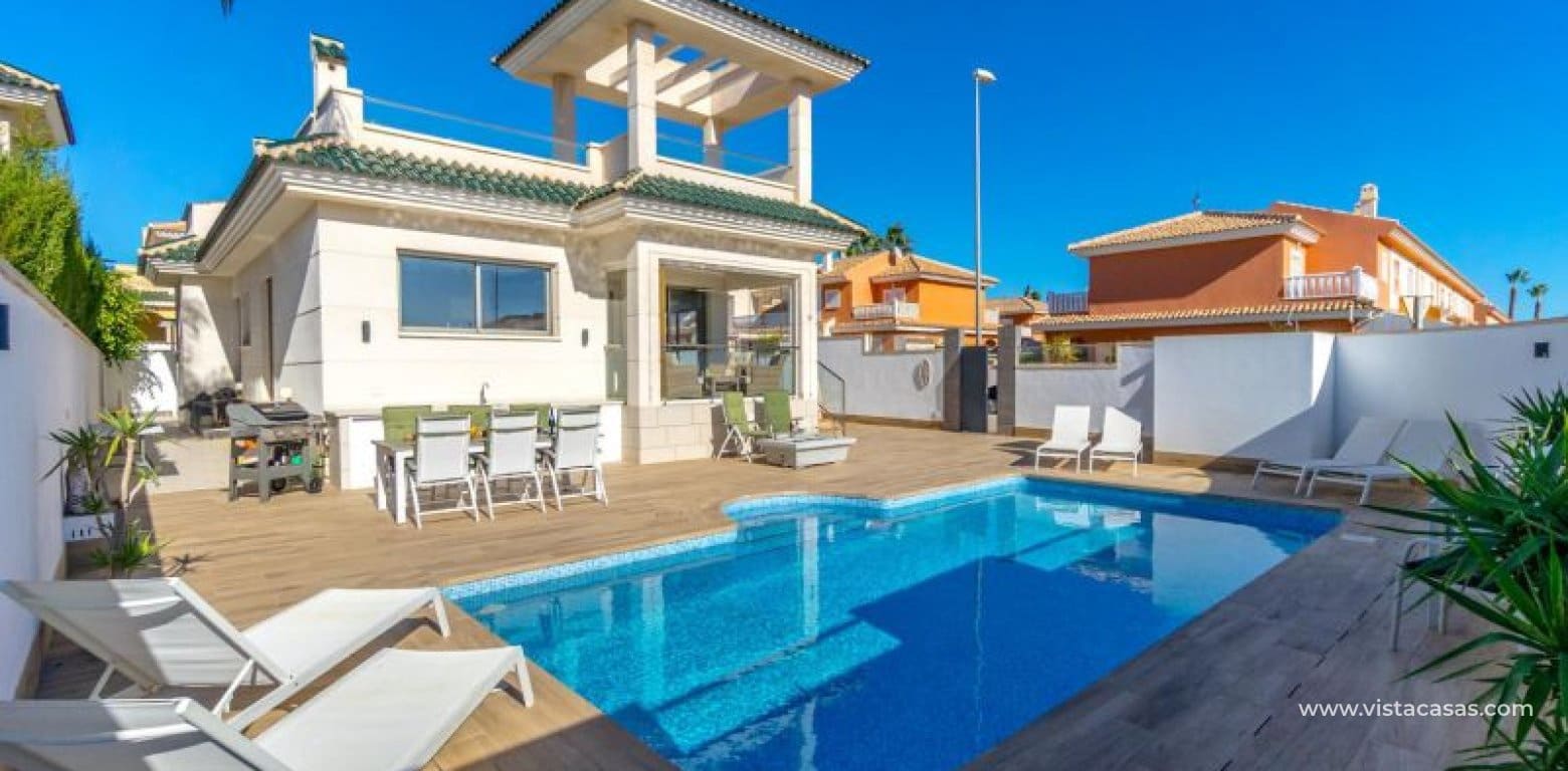 Chalet de 3 habitaciones en Ciudad Quesada en venta - 495.000 € (Ref: 9398779)