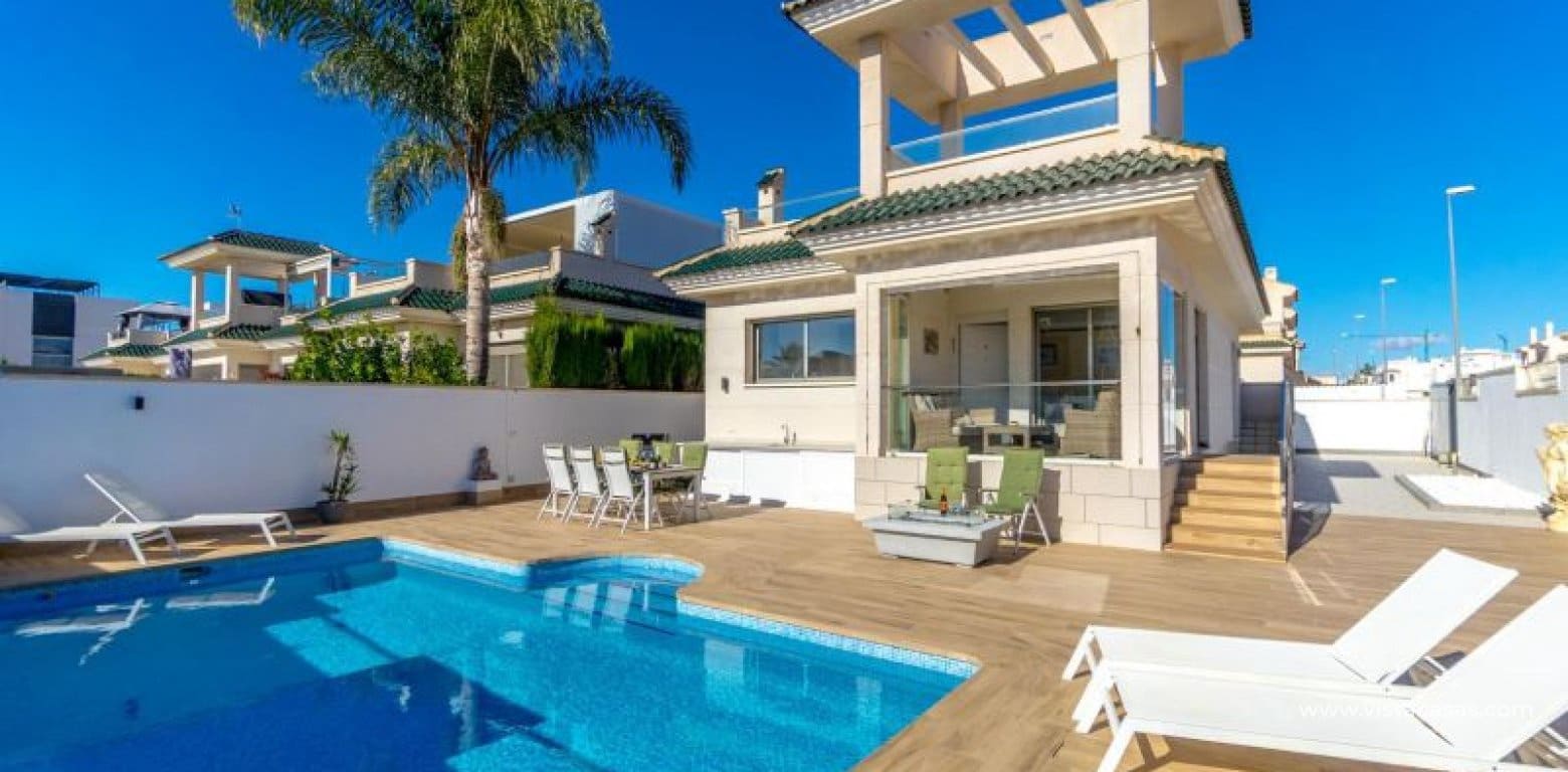 Chalet de 3 habitaciones en Ciudad Quesada en venta - 495.000 € (Ref: 9398779)