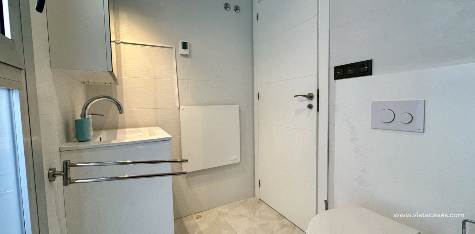 3 bedroom Villa for sale in Cabo Roig - € 389,000 (Ref: 9409393)