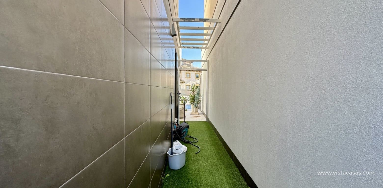 3 bedroom Villa for sale in Cabo Roig - € 389,000 (Ref: 9409393)