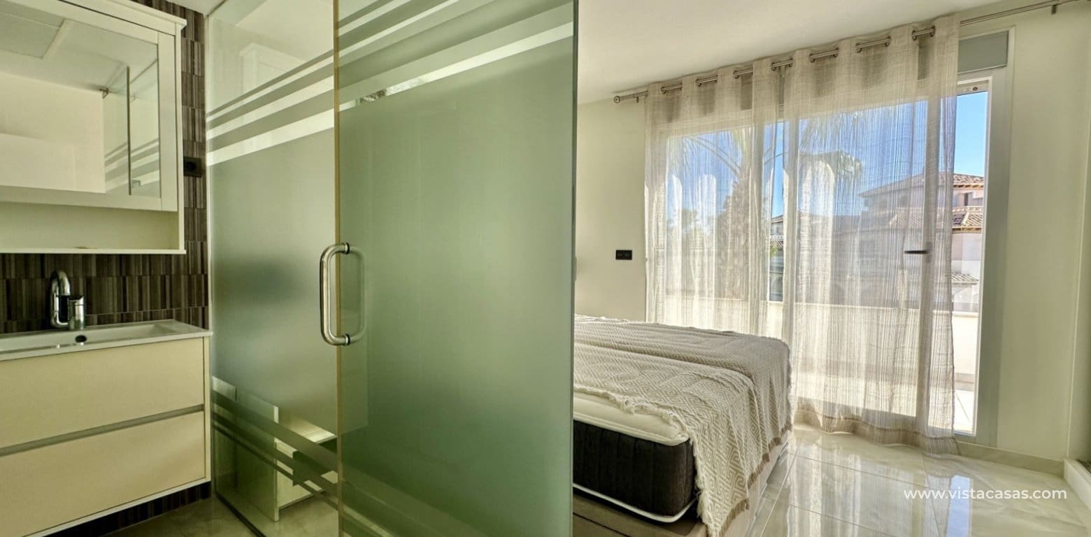 3 bedroom Villa for sale in Cabo Roig - € 389,000 (Ref: 9409393)