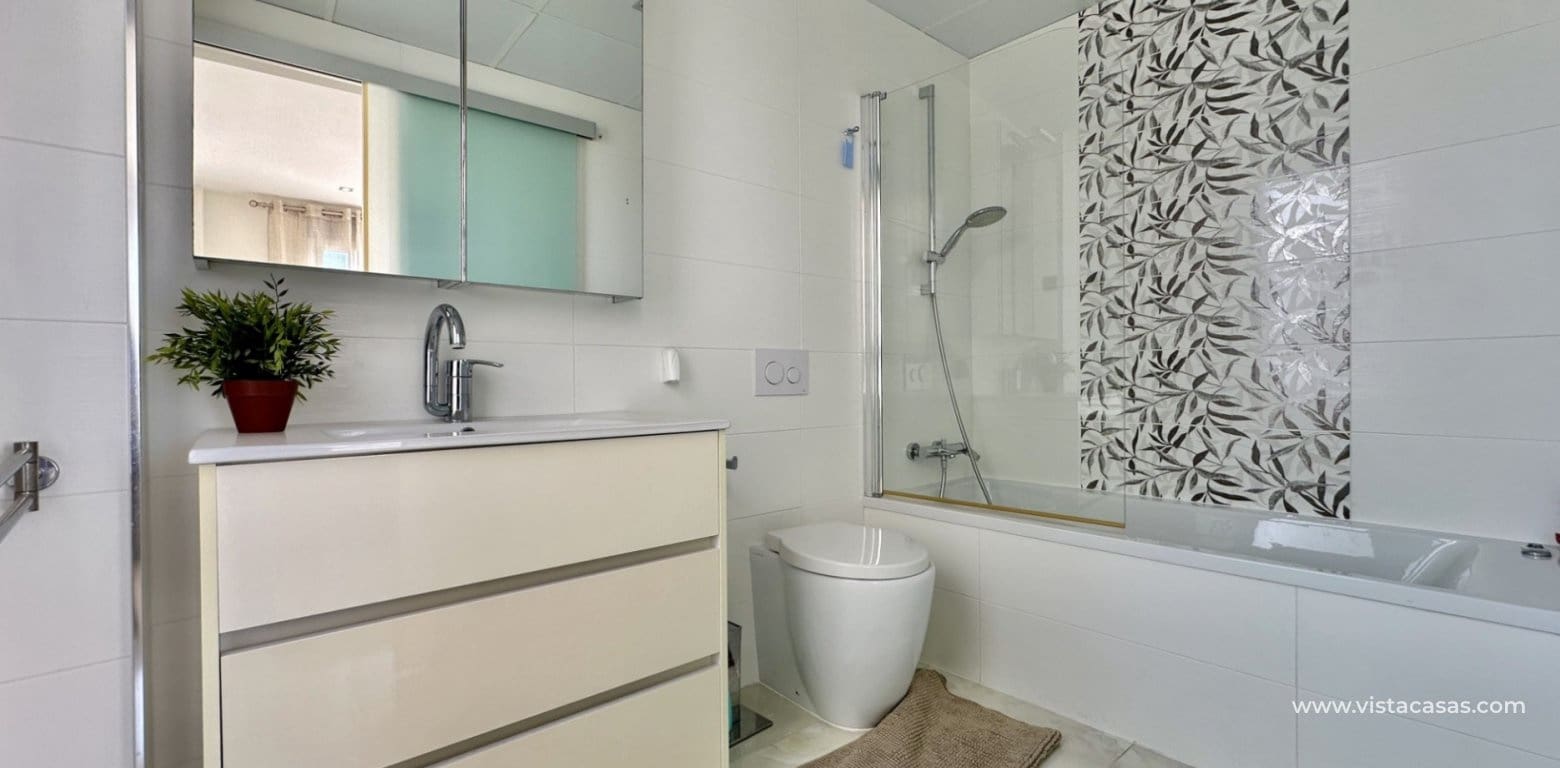 3 bedroom Villa for sale in Cabo Roig - € 389,000 (Ref: 9409393)