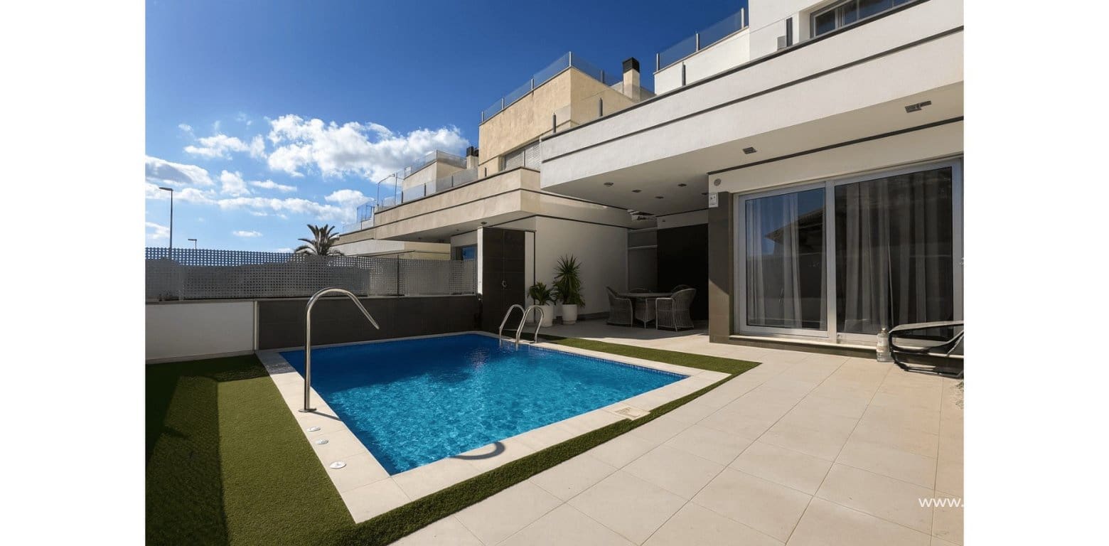 3 bedroom Villa for sale in Cabo Roig - € 389,000 (Ref: 9409393)