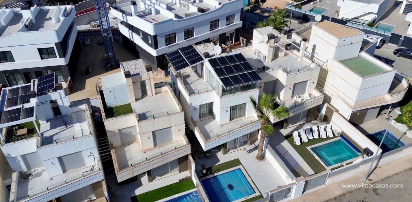 3 bedroom Villa for sale in Cabo Roig - € 389,000 (Ref: 9409393)