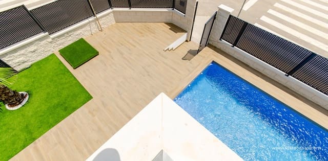 3 makuuhuone Huvila myytävänä paikassa Vistabella, Orihuela - 395 000 € (Ref: 9412704)